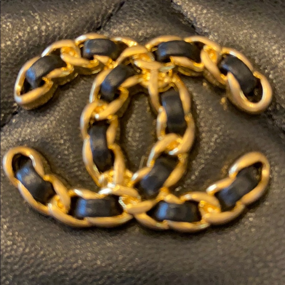 Authentic Chanel Quilted Zip Around Coin Purse - Picture 3 of 11